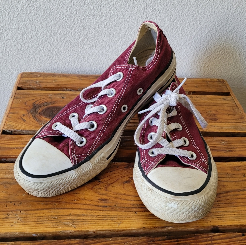 Converse All Stars Low Top Sneakers Maroon Burgundy Lace Up